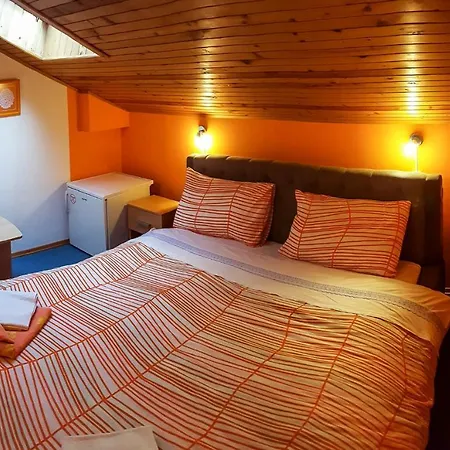 Rooms With Shared Kitchen Zver, Great For Hikers Hudajuzna Exterior photo