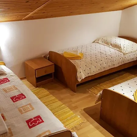 Rooms With Shared Kitchen Zver, Great For Hikers Hudajuzna Exterior photo