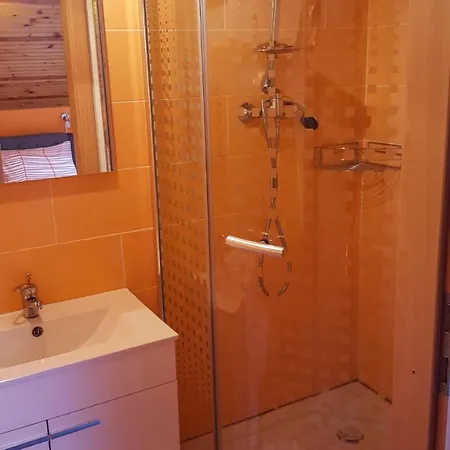 Rooms With Shared Kitchen Zver, Great For Hikers Hudajuzna Exterior photo