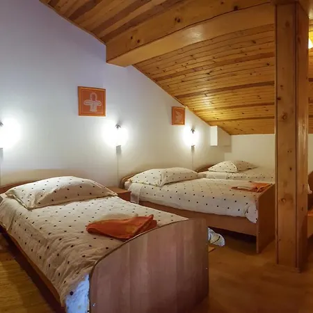 Rooms With Shared Kitchen Zver, Great For Hikers Hudajuzna Exterior photo