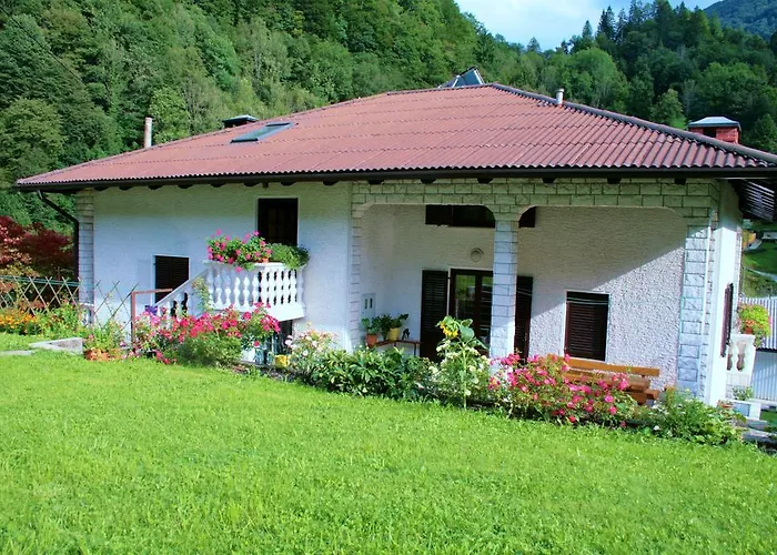 Rooms With Shared Kitchen Zver, Great For Hikers