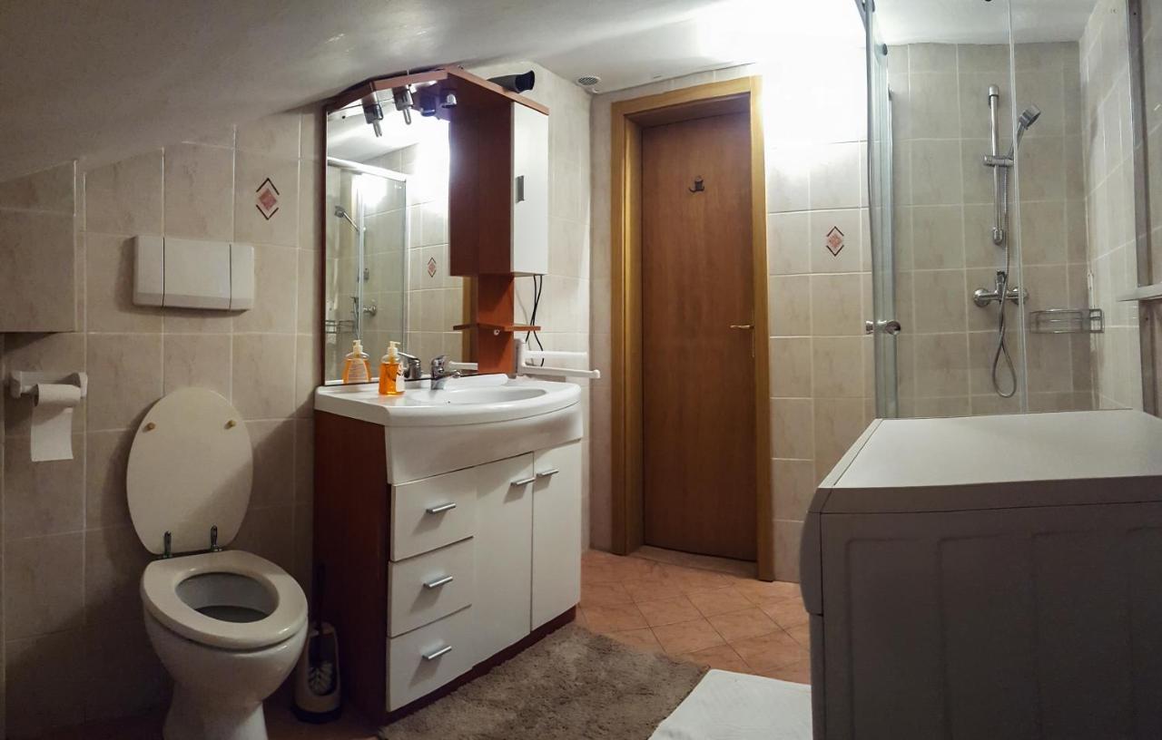 With Shared Kitchen Zver, Great For Hikers