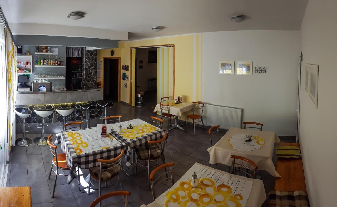 With Shared Kitchen Zver, Great For Hikers Apartment